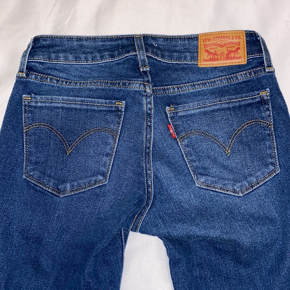 711 Levi’s skinny jeans. Size 23. - Picture 5 of 13